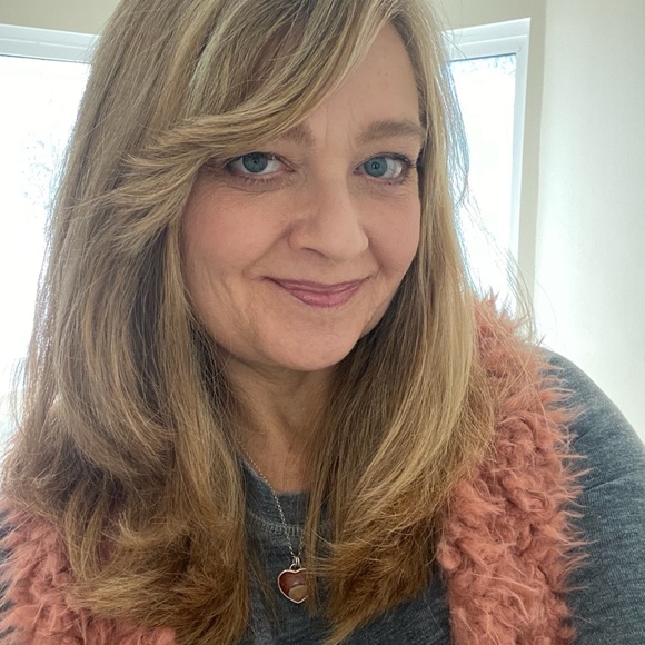 Meet your Posher, Tracy - Picture 1 of 1